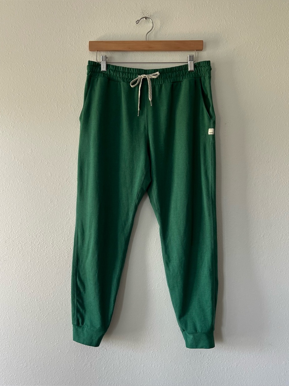 VUORI | Performance Jogger in Marsh Green | M - Picture 2 of 4